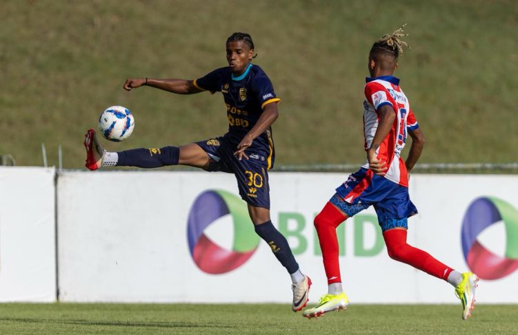 Sarante es un atacante con muchas armas y buen manejo para llegar al gol.