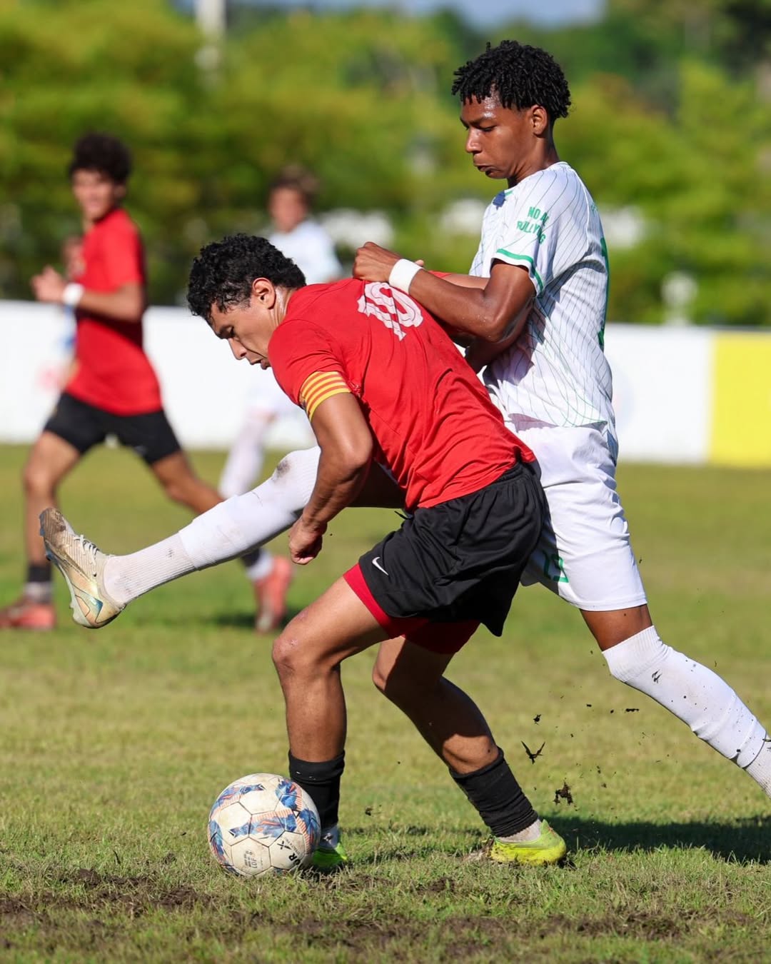 La gran final del Torneo Nacional Prejuvenil Masculino arrancó con muchas emociones luego de que Jarabacoa FC y Barca Academy RD igualaran 2-2